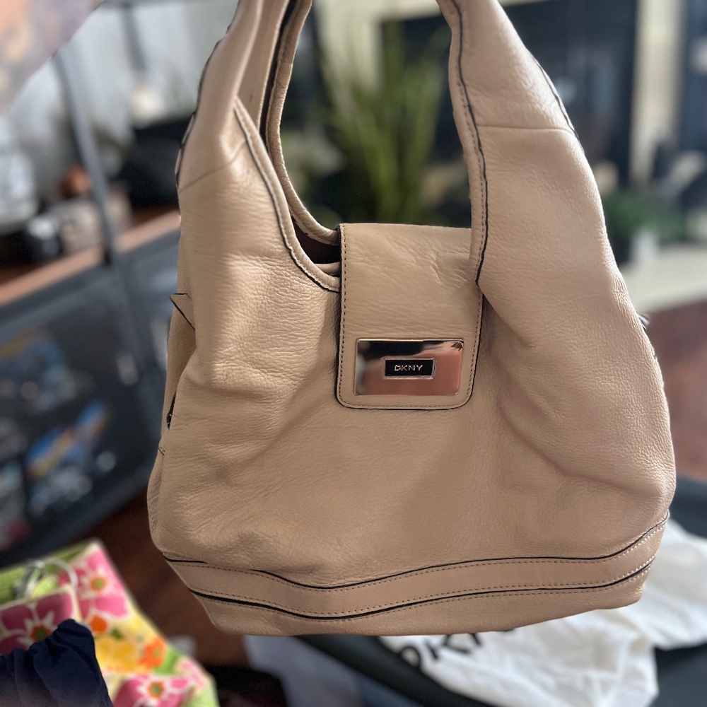 Tan shoulder bag